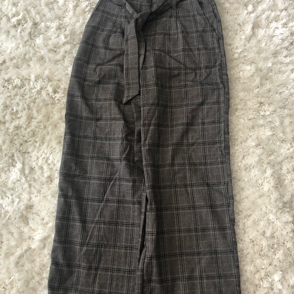 Clothes - Picture 5 of 8